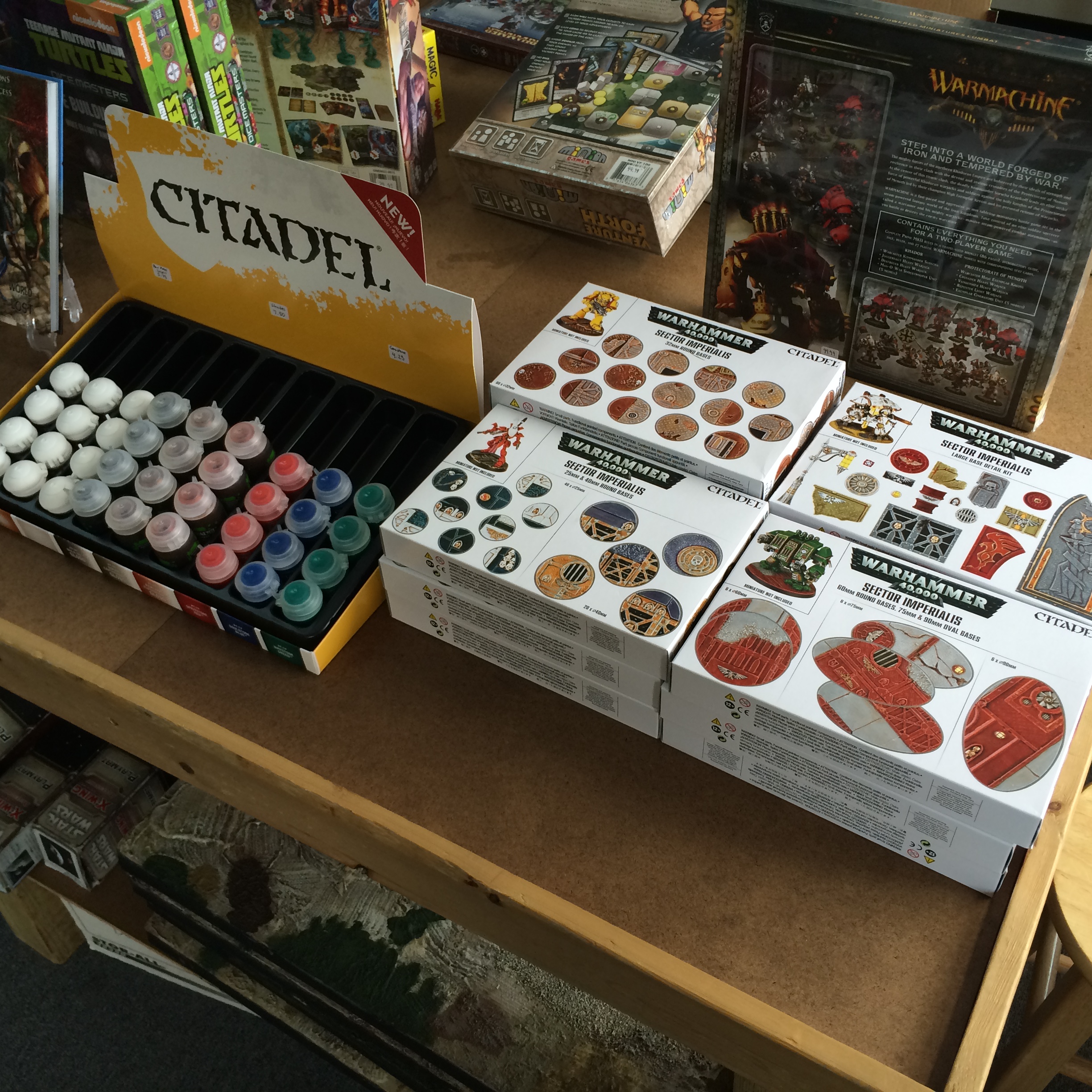 New Sector Imperialis Bases and Citadel Paints!